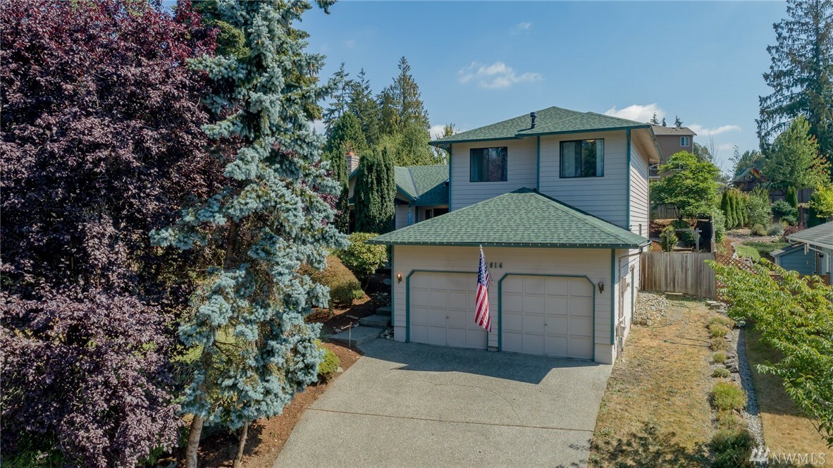 Property Photo:  2614 201st St SW  WA 98036 