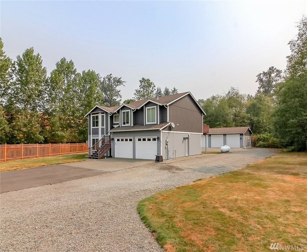 Property Photo: 18715 95th St E WA 98391