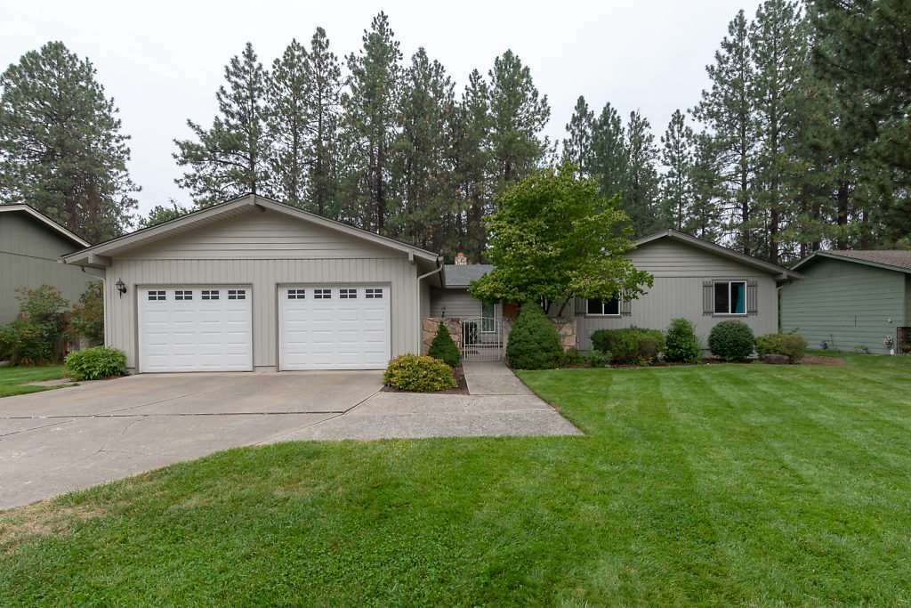 Property Photo: 12009 N Fairwood Dr WA 99218-2932