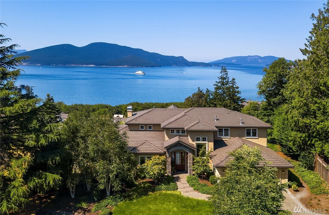 Property Photo:  4811 Harbor View Place  WA 98221 