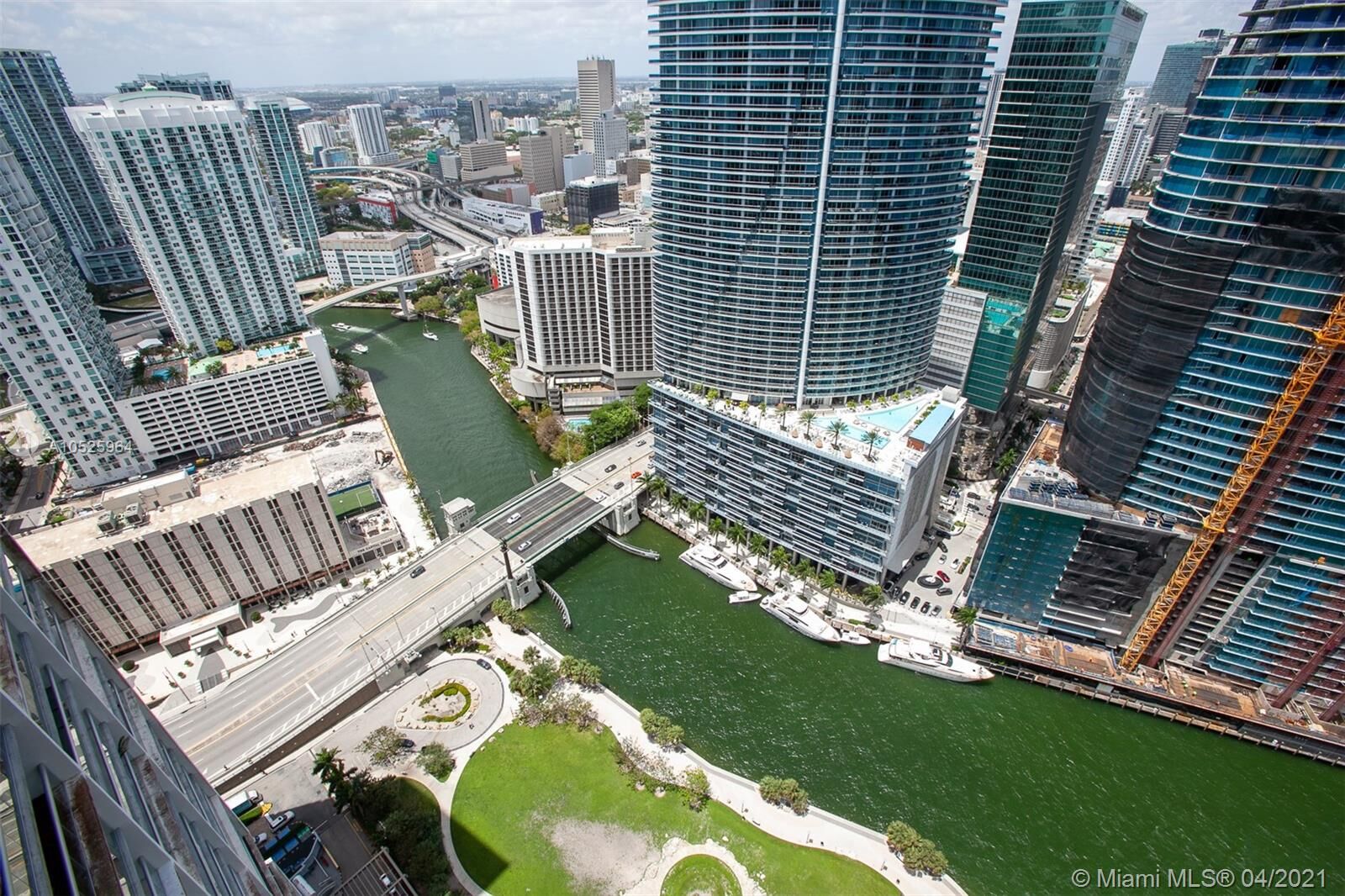 Property Photo:  465 Brickell Ave 4406  FL 33131 