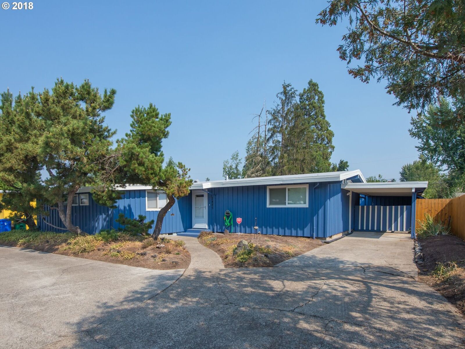 Property Photo:  2485 Van Buren St  OR 97405 