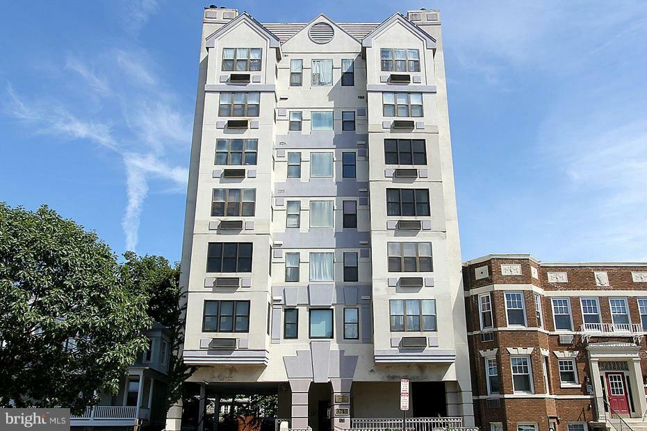 Property Photo:  3217 Wisconsin Avenue NW 4D  DC 20016 