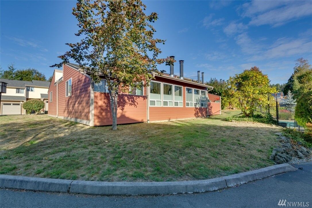 Property Photo: 247 Shepard Wy NE WA 98110