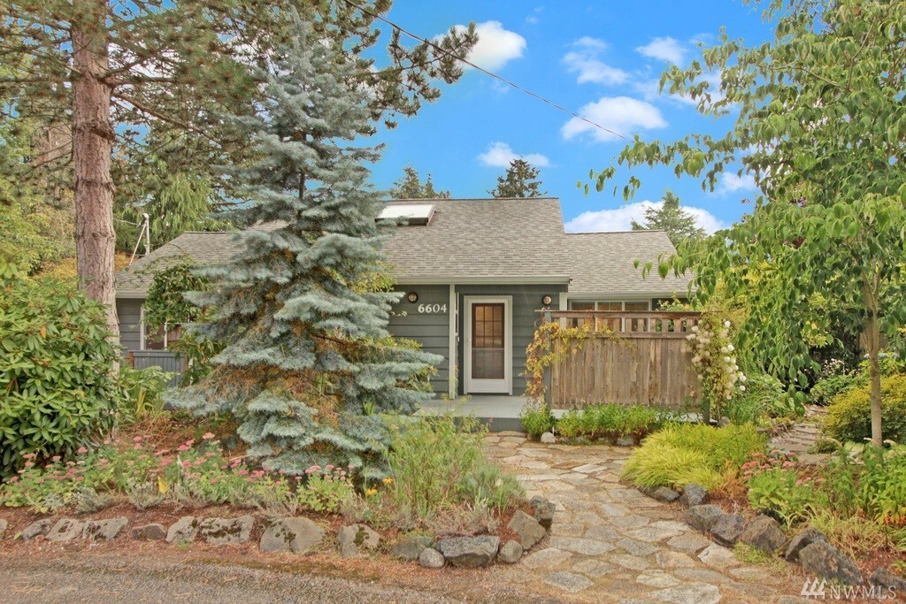 Property Photo:  6604 Penny Lane  WA 98036 