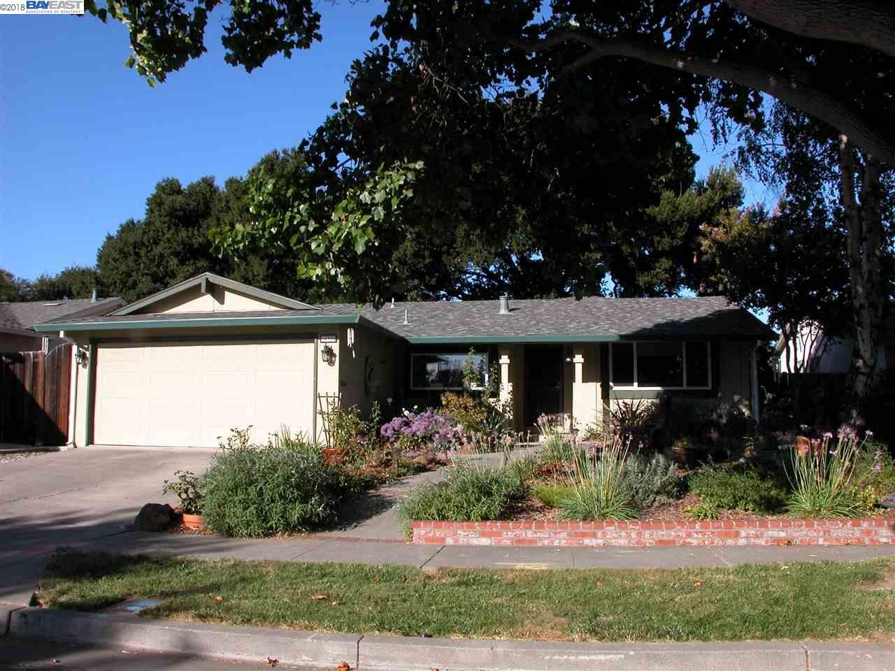Property Photo: 34386 Locke Avenue CA 94555-2343