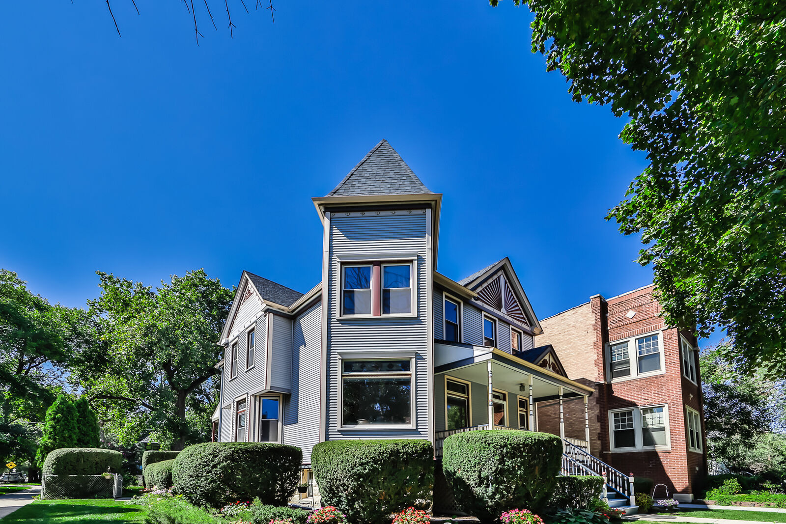 Property Photo: 4302 North Tripp Avenue IL 60641