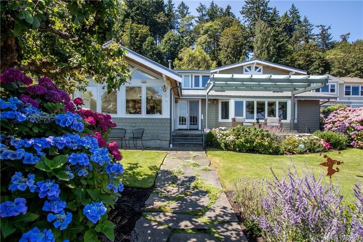 Property Photo:  4082 Rockaway Beach Rd NE  WA 98110 