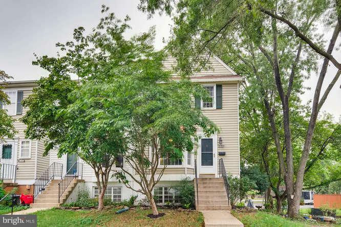 Property Photo:  1452 Vineyard Court  MD 21114 