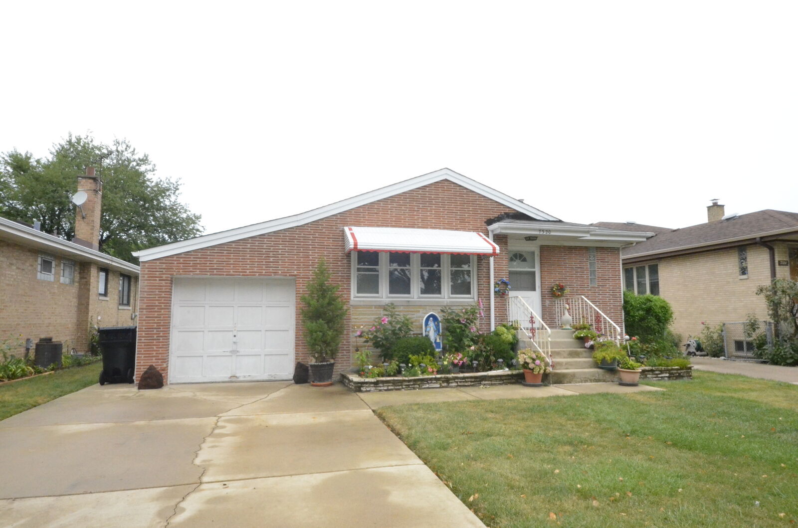 Property Photo: 7320 West Olive Avenue IL 60631