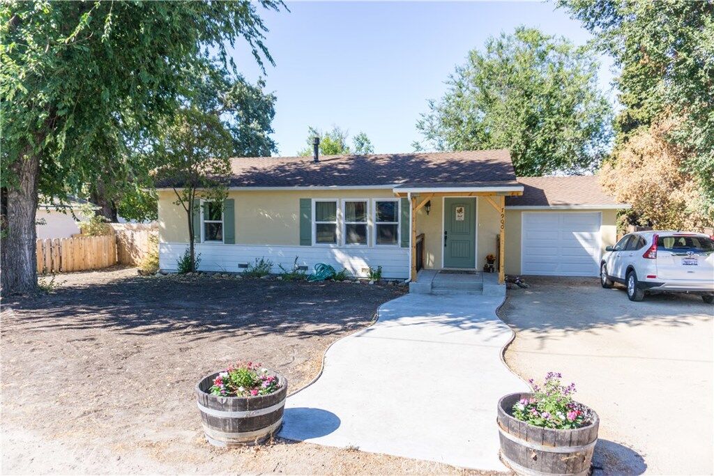 Property Photo:  7900 Sinaloa  CA 93422 