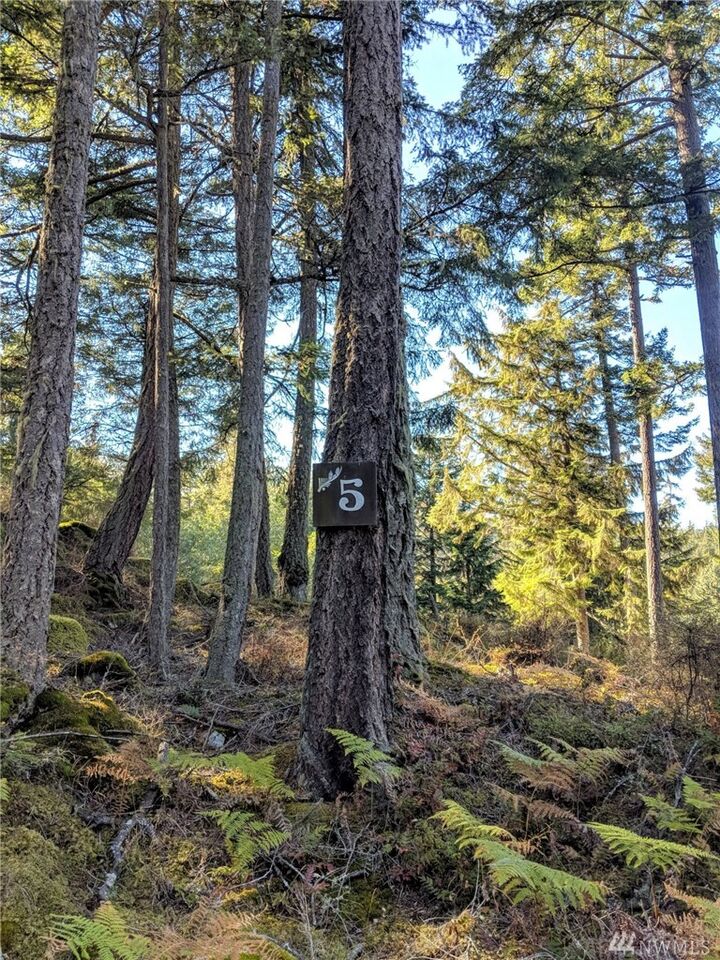 Property Photo:  5 Eagle Lake Lane  WA 98279 