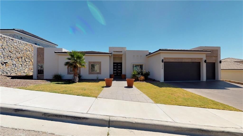 Property Photo:  1036 Via De La Paz Drive  TX 79912 