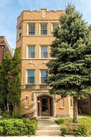 Property Photo: 2720 West Winnemac Avenue 1 IL 60625