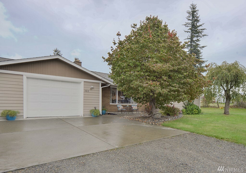 Property Photo:  3615 Division St  WA 98022 