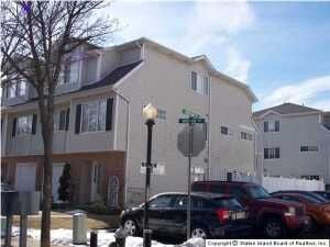 Property Photo: 33 White Oak Lane NY 10309