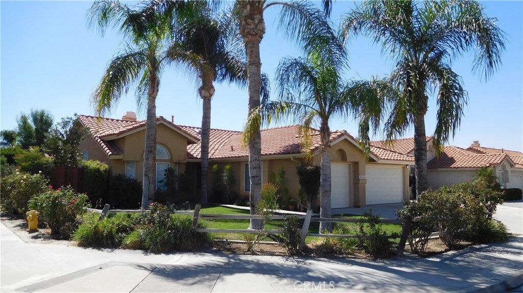 Property Photo:  43429 Avenida Miraflores  CA 92544 