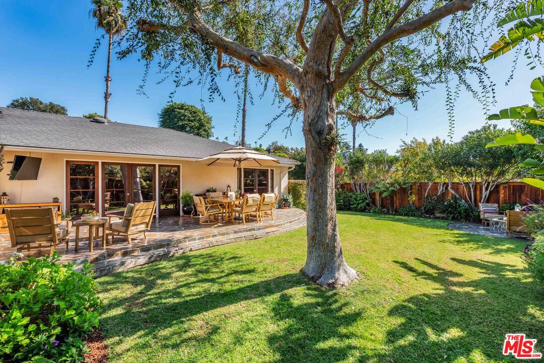 Property Photo: 1349 Allenford Ave CA 90049