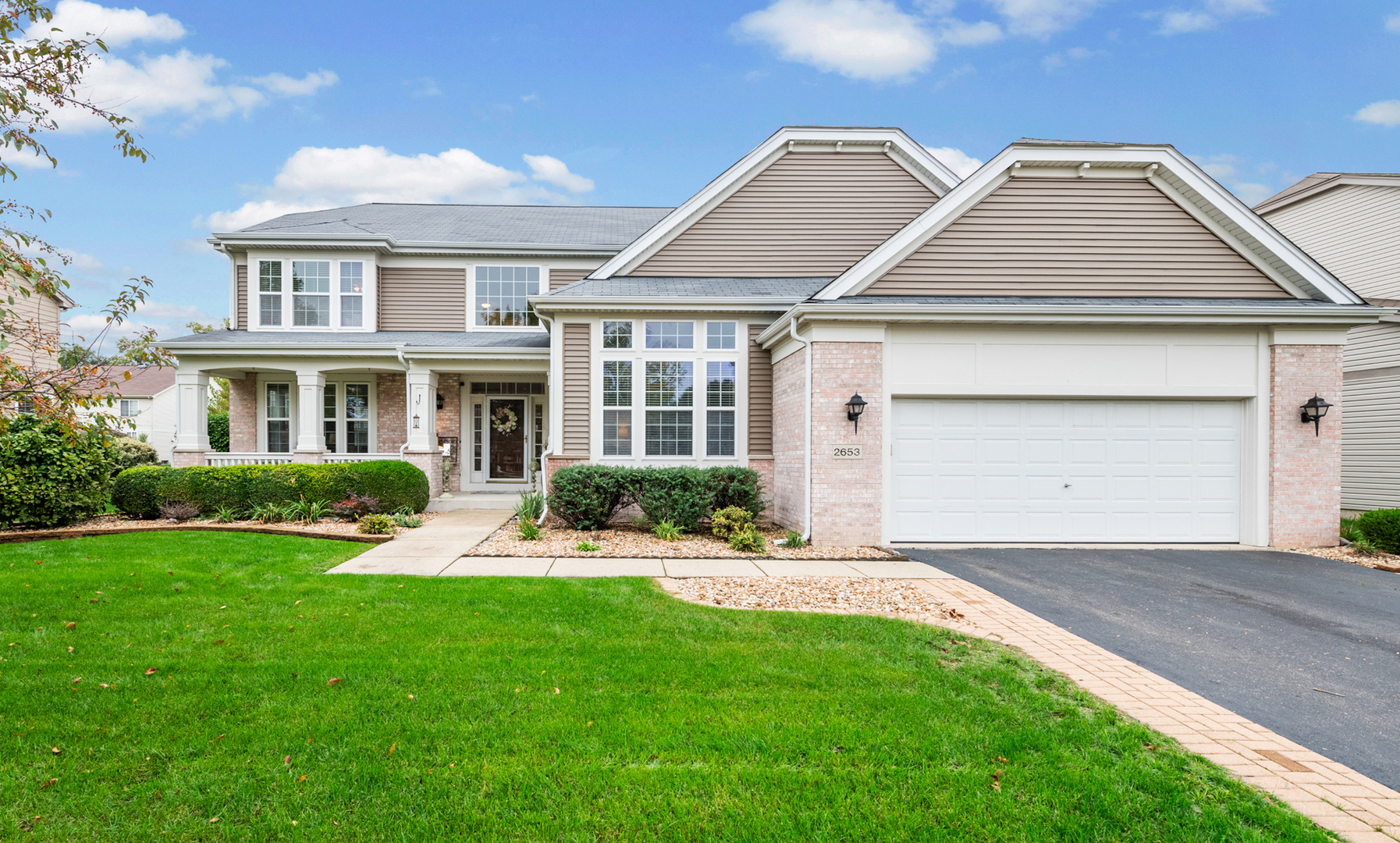 Property Photo: 2653 Havens Drive IL 60185