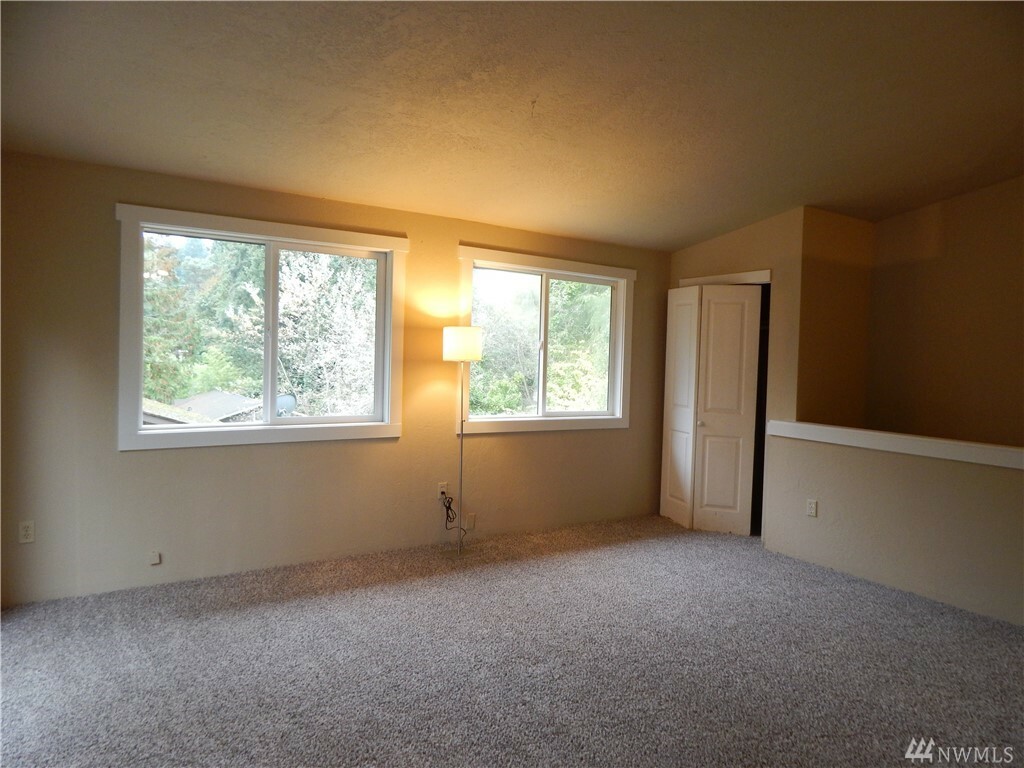 Property Photo:  633 Adele Ave  WA 98312 