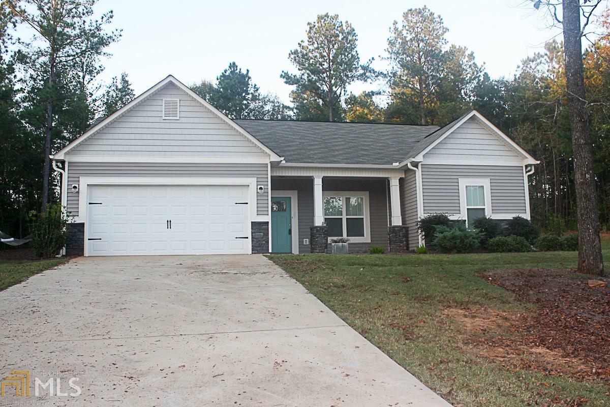 Property Photo:  166 Amhurst Cir  GA 31833 