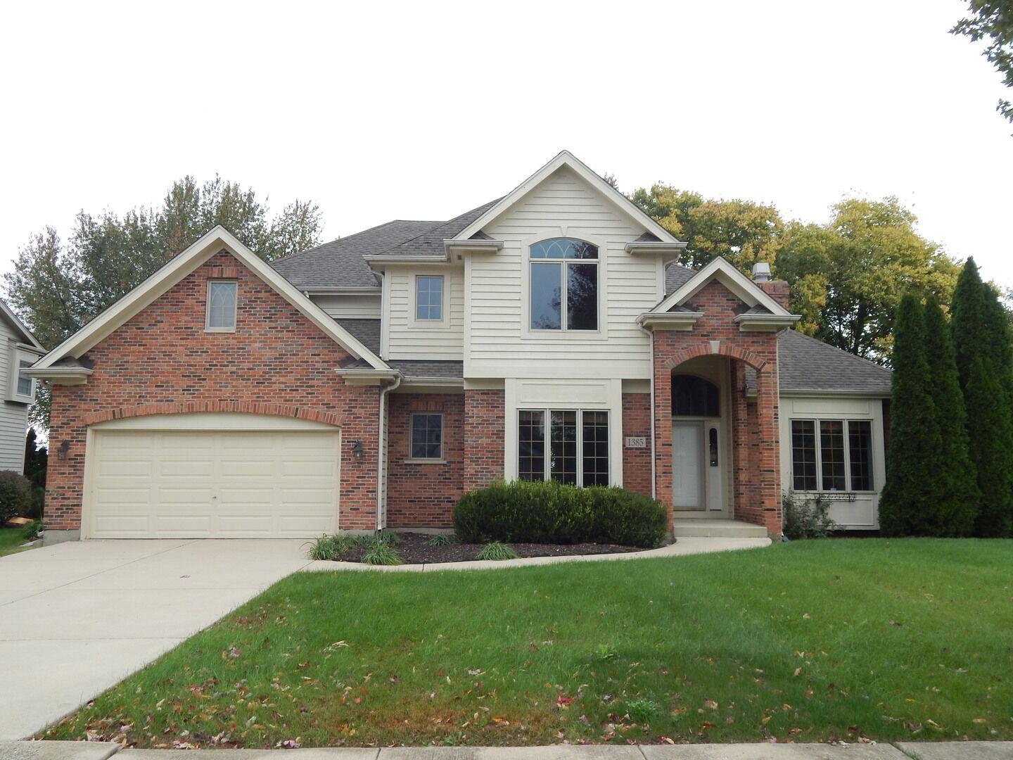 Property Photo: 1385 Green Pheasant Lane IL 60510