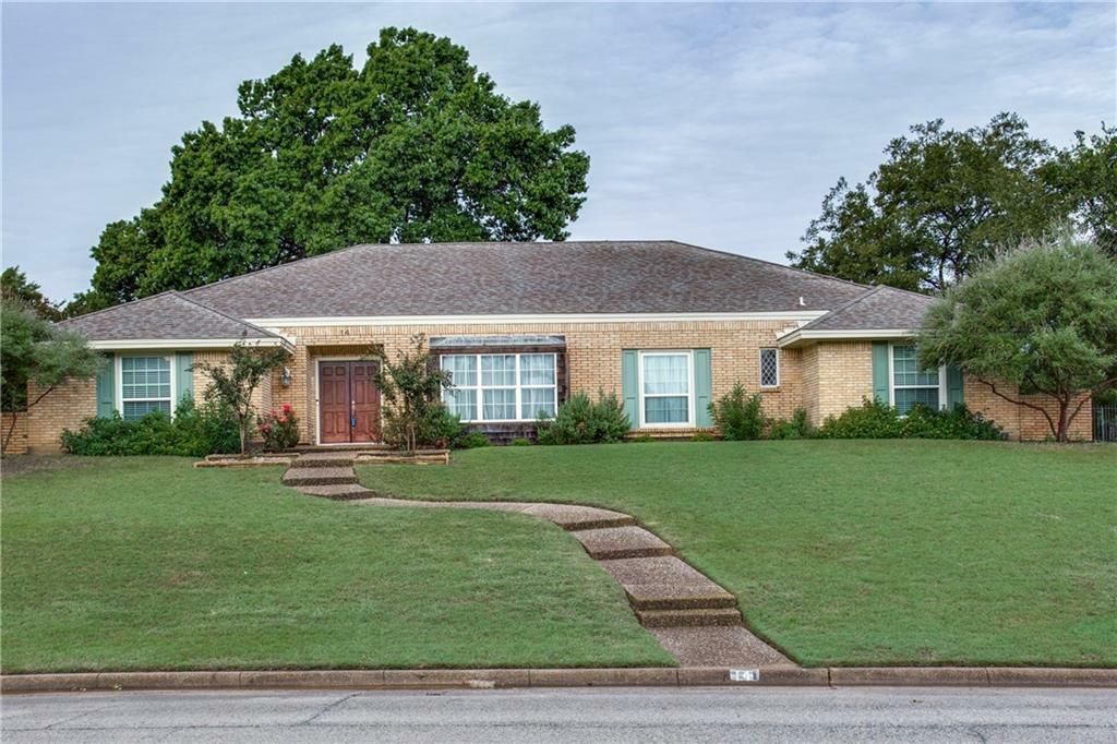 Property Photo:  14 Park Lane  TX 76132 