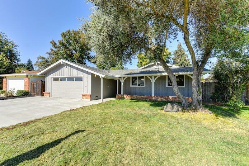 Property Photo:  8245 Citadel Way  CA 95826 