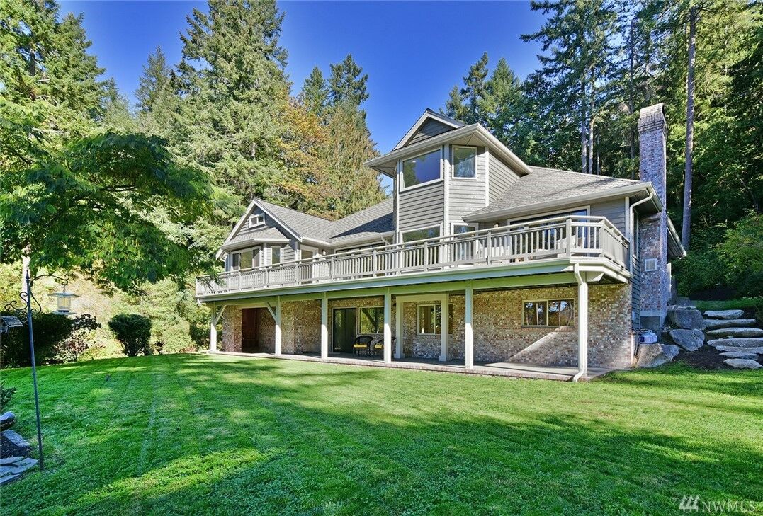 Property Photo:  5653 NE Cessna Lane  WA 98110 