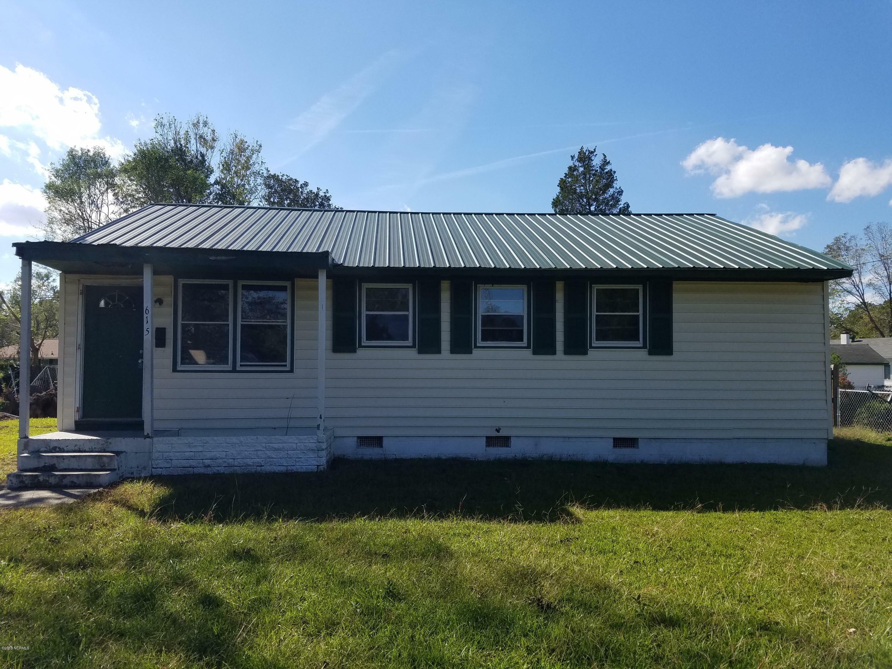 Property Photo: 615 Elm Street NC 28540