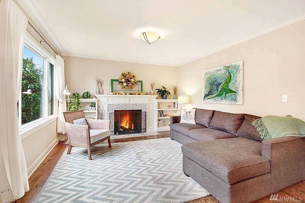 Property Photo: 908 N 89th St WA 98103