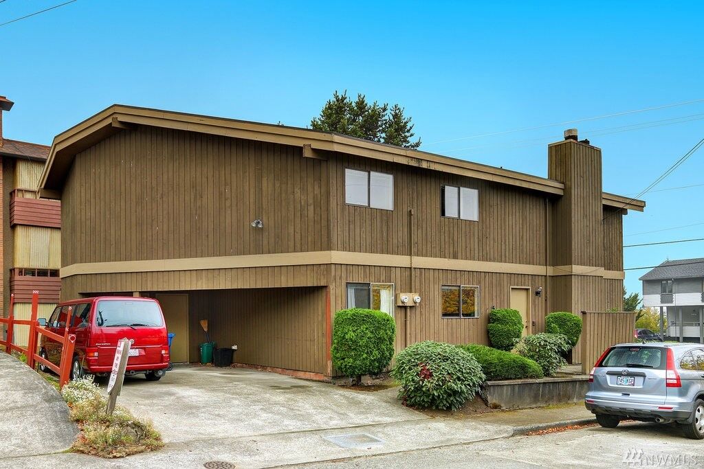 Property Photo:  3800 Beach Dr SW  WA 98116 