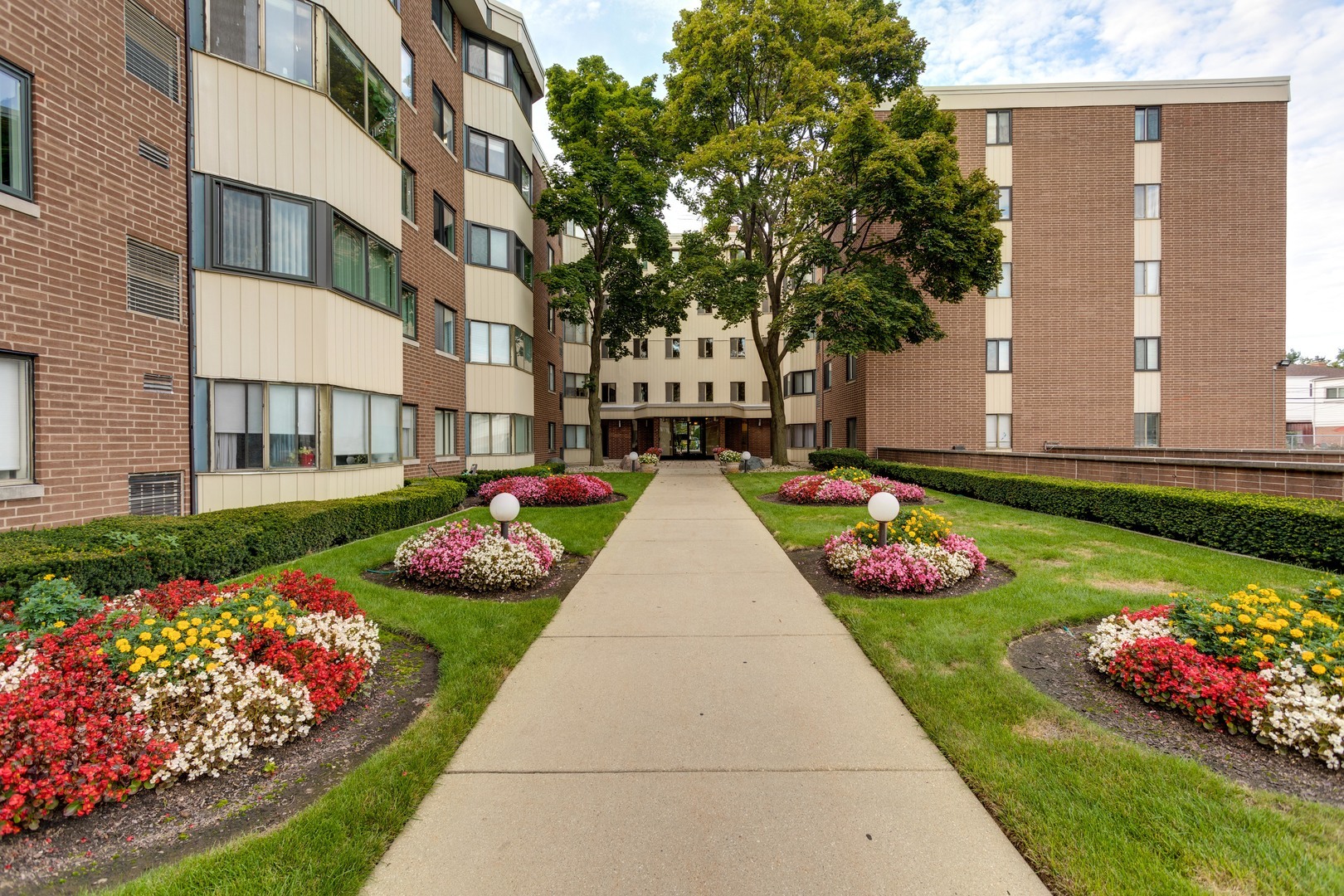 Property Photo:  5500 Lincoln Avenue 100W  IL 60053 