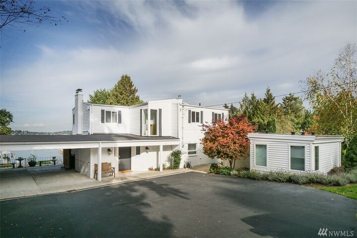 Property Photo: 7620 SE 22nd St WA 98040