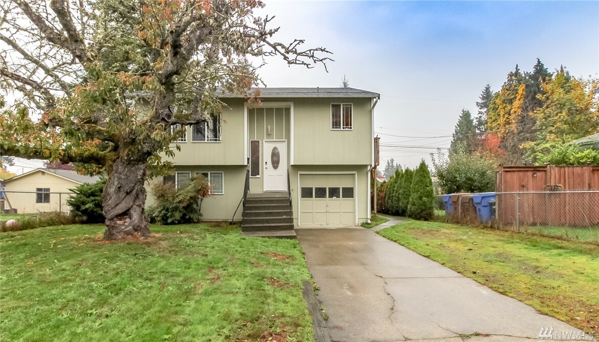 Property Photo:  3409 N Ferdinand St  WA 98407 