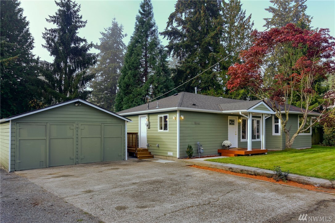 Property Photo:  18545 Fremont Ave N  WA 98133 