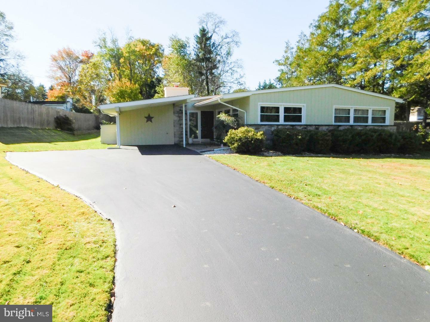 Property Photo: 32 Jefron Drive PA 19002