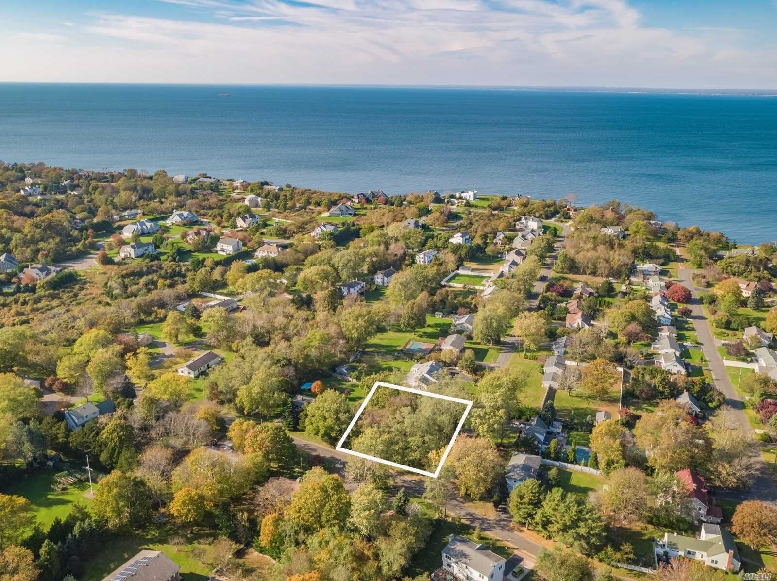 Property Photo:  660 Sutton Place  NY 11944 