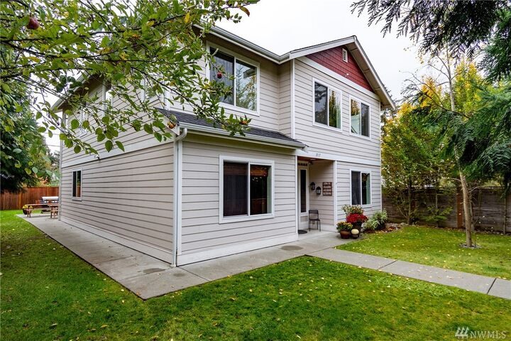 3717 SW 102nd St  Seattle WA 98146 photo