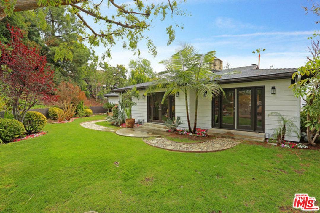 8049 Briar Summit Dr  Los Angeles CA 90046 photo