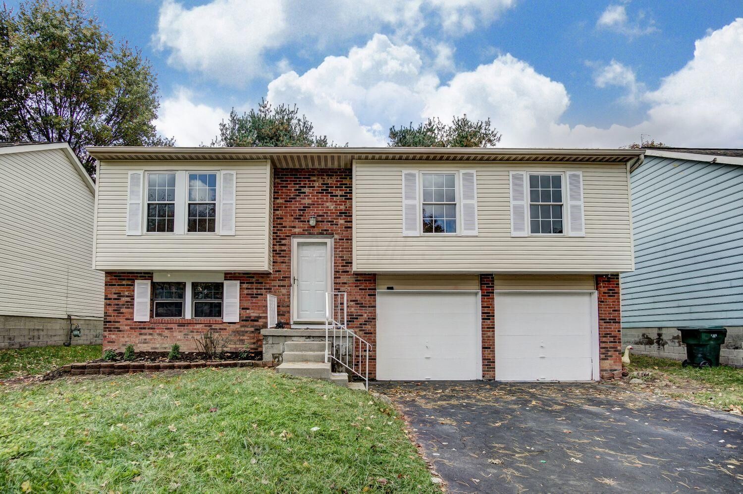 Property Photo:  3195 Arrowsmith Drive  OH 43068 