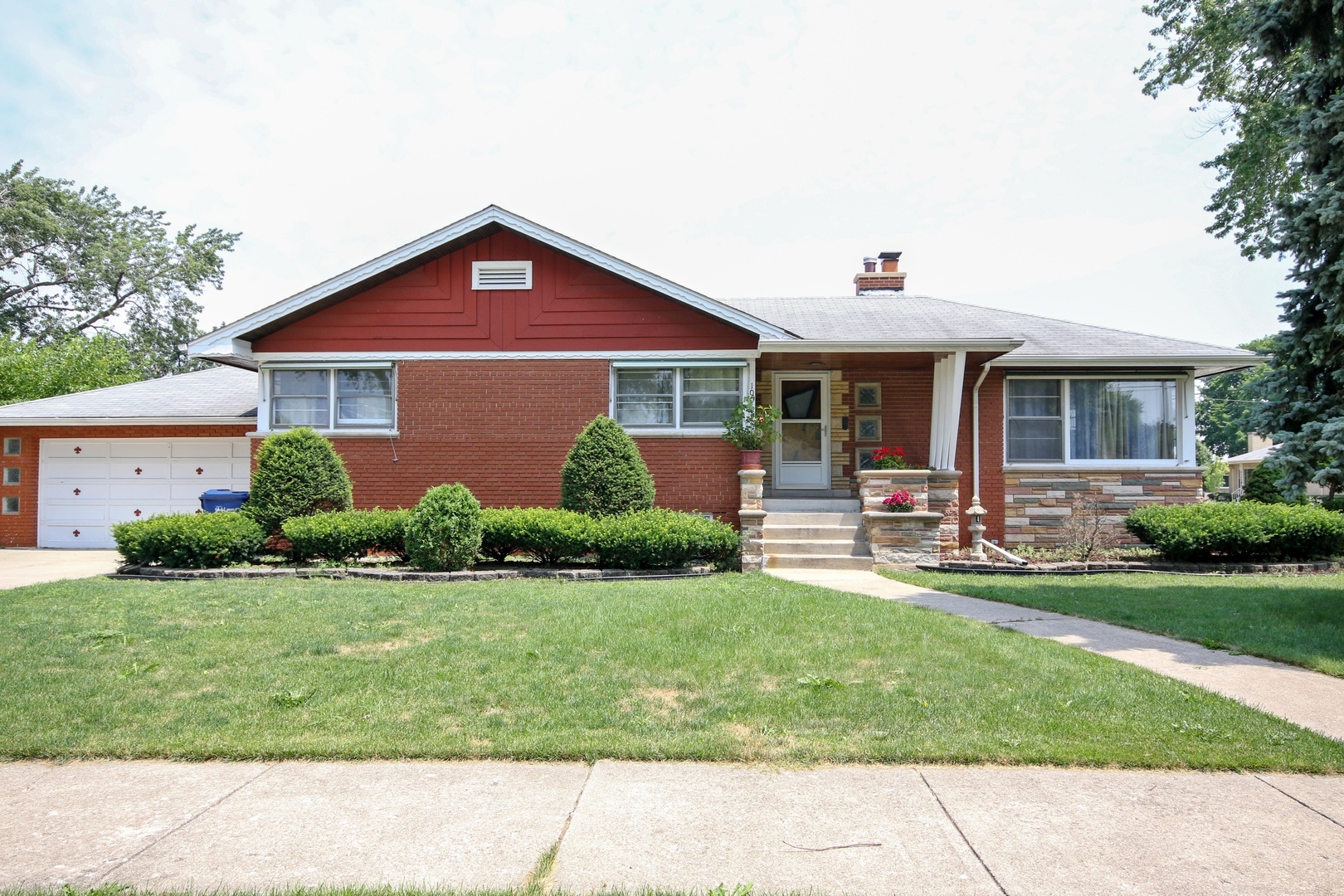 Property Photo:  10045 South Keeler Avenue  IL 60453 