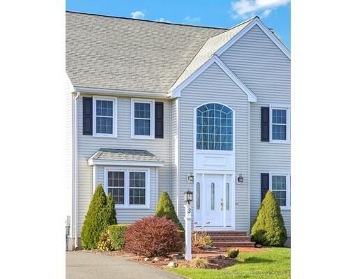 Property Photo:  3 Mayflower Ln  MA 01832