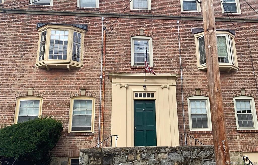 Property Photo:  81 Nash Lane 4  CT 06605 