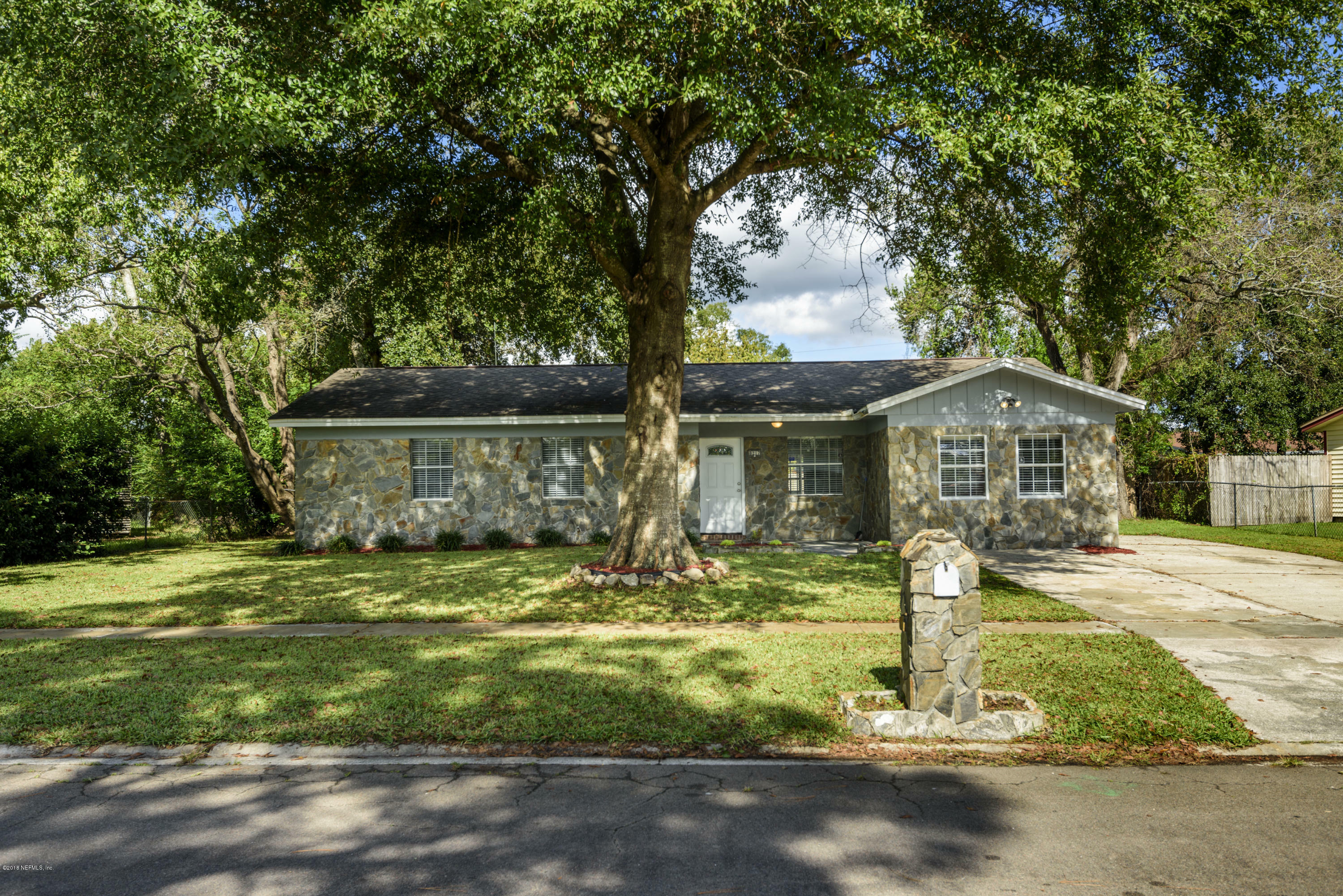 Property Photo:  8217 Styers Ct  FL 32221 