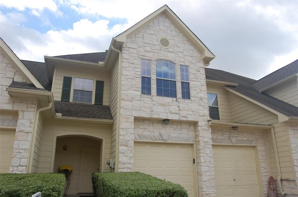 Property Photo:  10807 Millridge Pines Court  TX 77070 