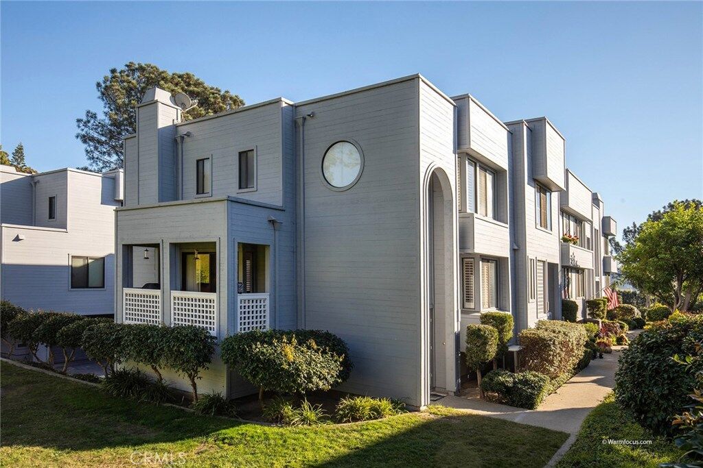 Property Photo:  838 America Way  CA 92014 