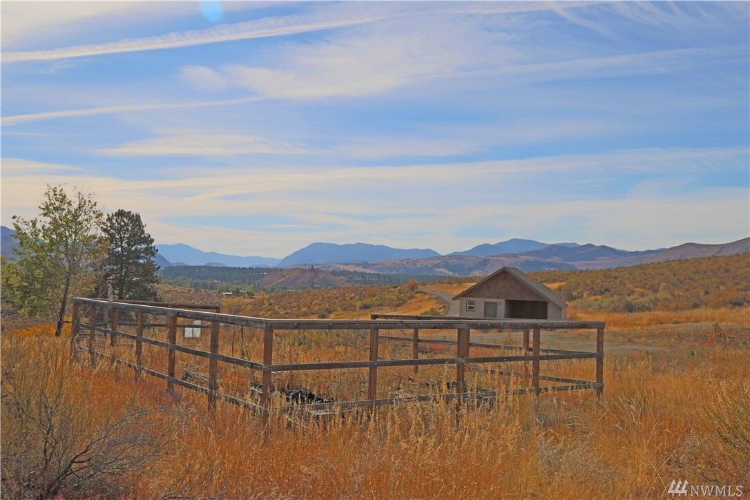 Property Photo: 41 Blackbird Rd WA 98862