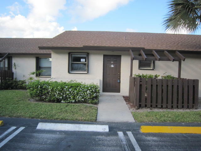 Property Photo: 22 Via De Casas Norte FL 33426