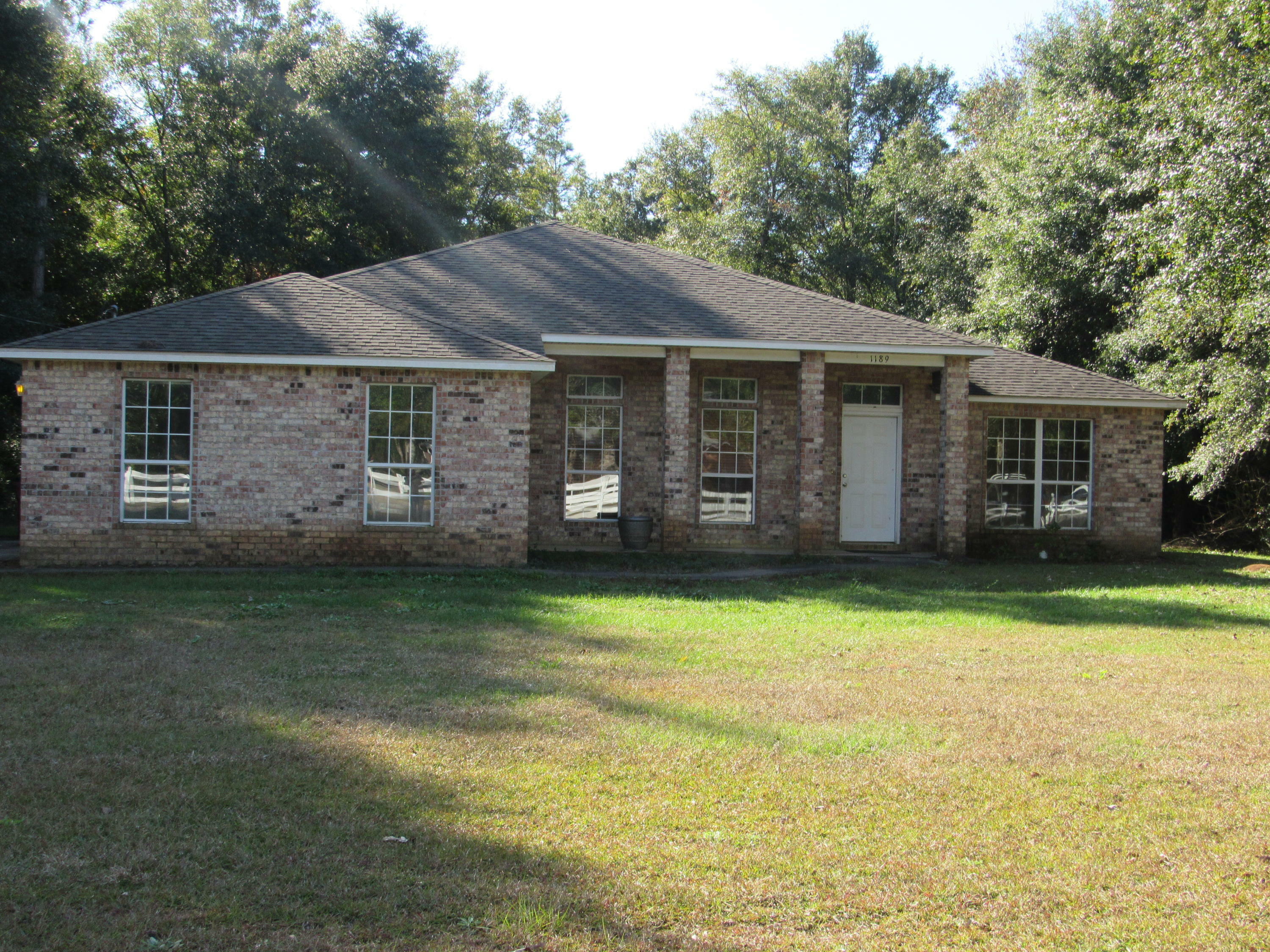 Property Photo:  1189 Blackberry Circle  FL 32531 